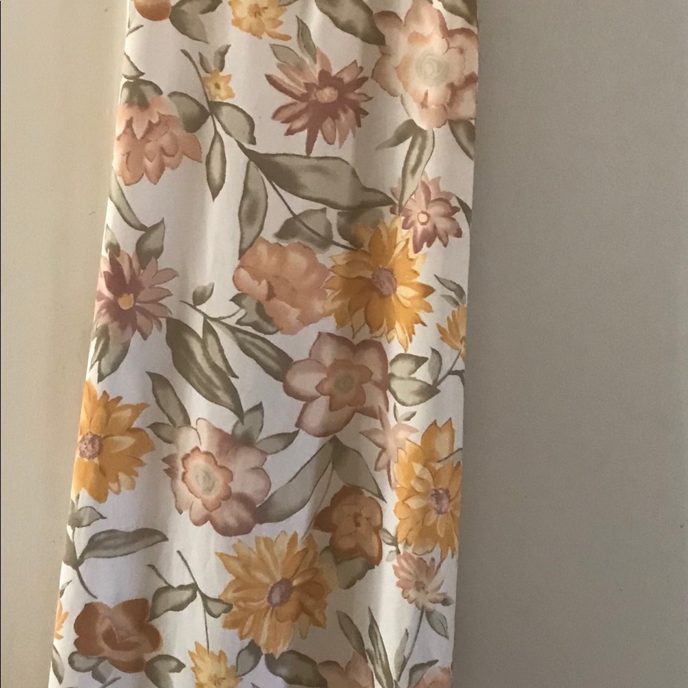 Dress - Picture 5 of 5